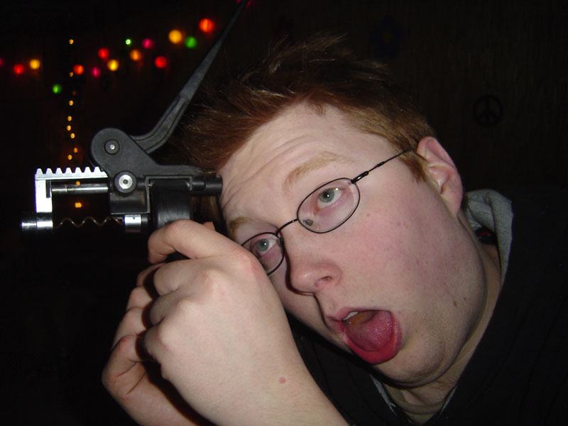 Rob's solution to the get the voices out of his head was abit drastic - 20/06/2004 02:04