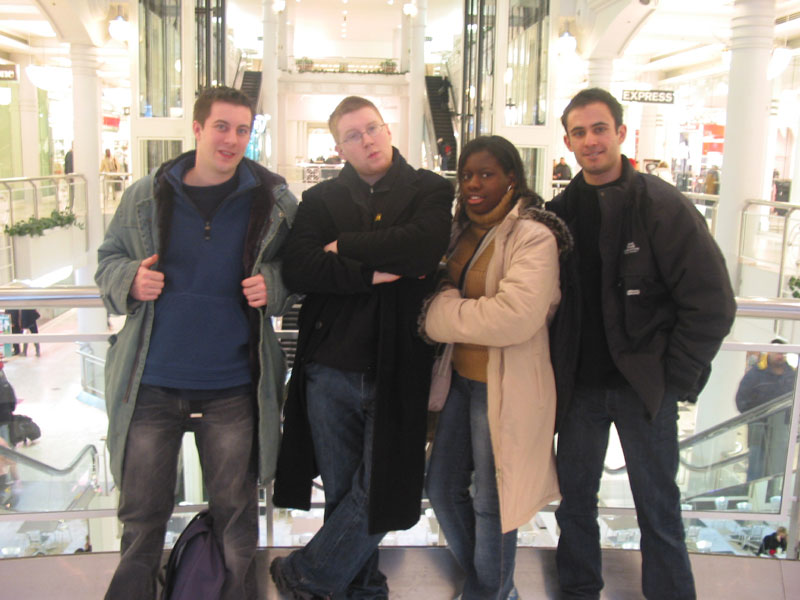Manhatten Mall - 03/02/2004 17:01