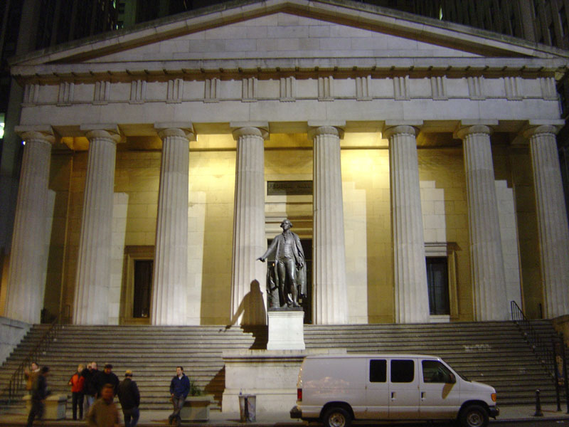 Federal Hall National Memorial: Here George Washington was sworn in as the first president - 27/11/2004 19:19